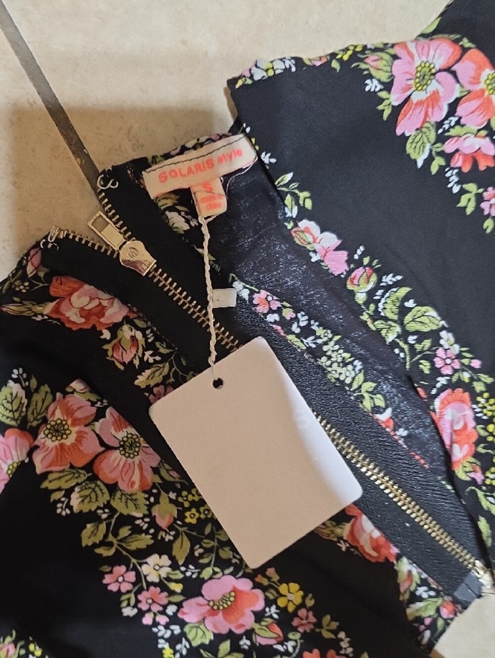 Floral Cutout Maxi Dress in Black and Pink - Picture 4 of 4